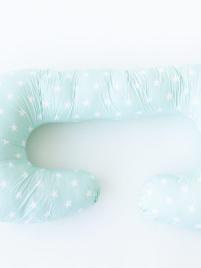 Cojín Maternal Menta y Estrellas blancas