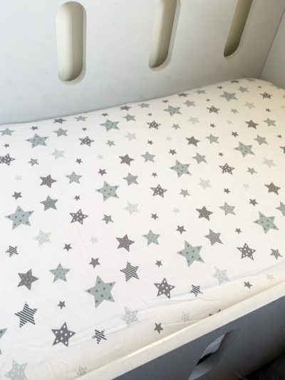 Sábana Bajera Estrellitas Menta y Gris