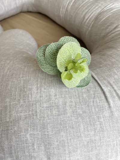 Cojín Maternal gris matizado